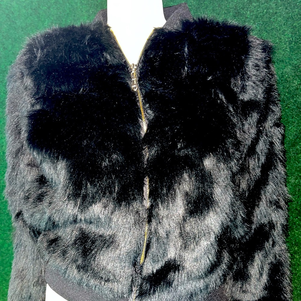 Say what! Fur jacket - Picture 1 of 9